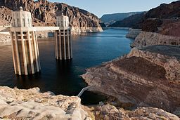 water_intakes_on_lake_mead_13543775033